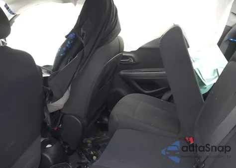 2016 Chevrolet Trax 1Ls z USA, uszkodzony, nr VIN KL7CJNSB6GB552958